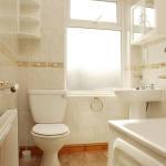 11-hathersage-rd-back-bathroom