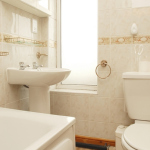 11-hathersage-rd-front-bathroom